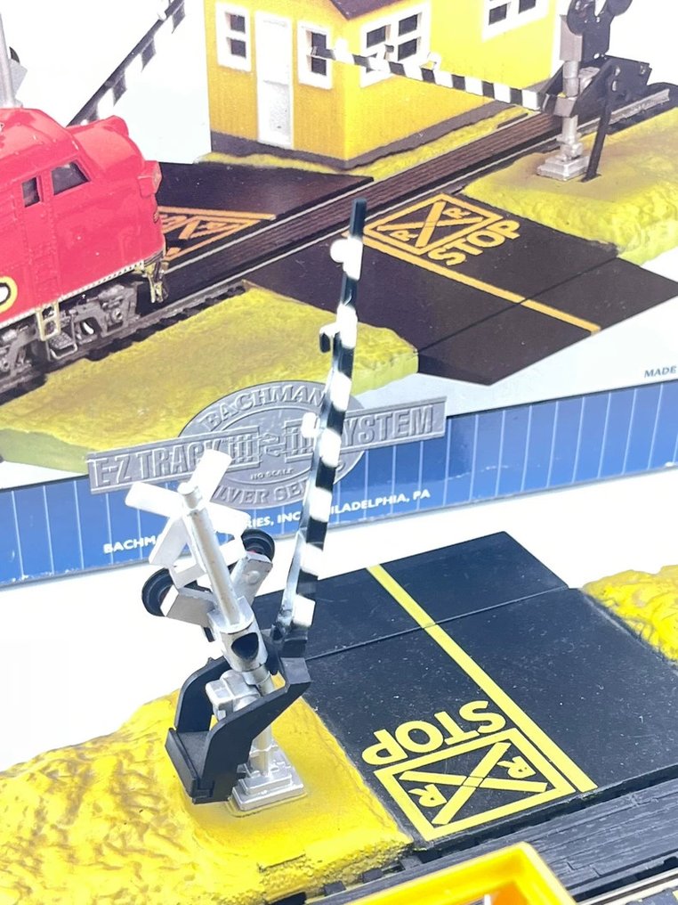 Bachmann - Giocattolo Train model crossing scene set toy #3.2