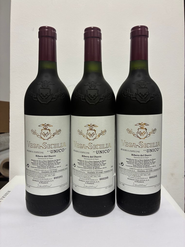 Vega Sicilia, 2010 Release (1991, 1994 & 1995 vintages) - Ribera del Duero Reserva Especial - 3 Flaskor (0,75L) #1.0