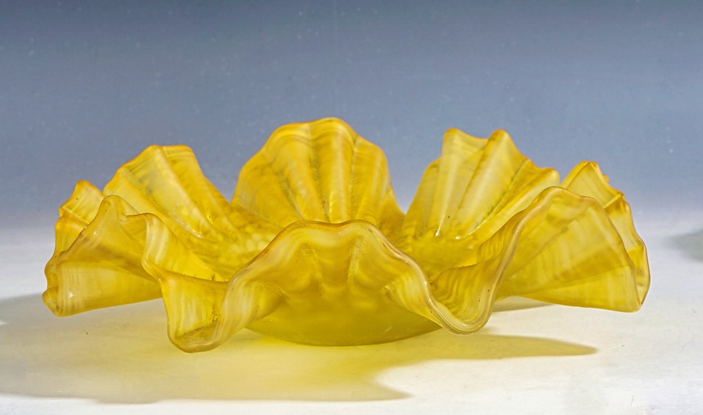 Travessa - Uma tigela de vidro de estúdio americano Macchia com acabamento matte, aproximadamente de 1981 a - Vidro #2.1