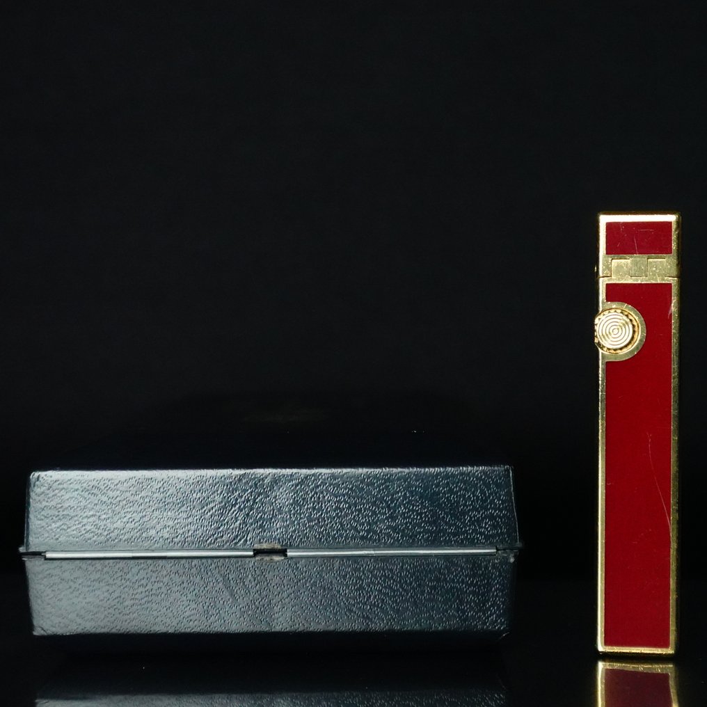 Dunhill - Lacquer Pattern Rollagas Lighter - Ingen mindstepris - Lighter - Forgyldt, Lacquer Red #4.3