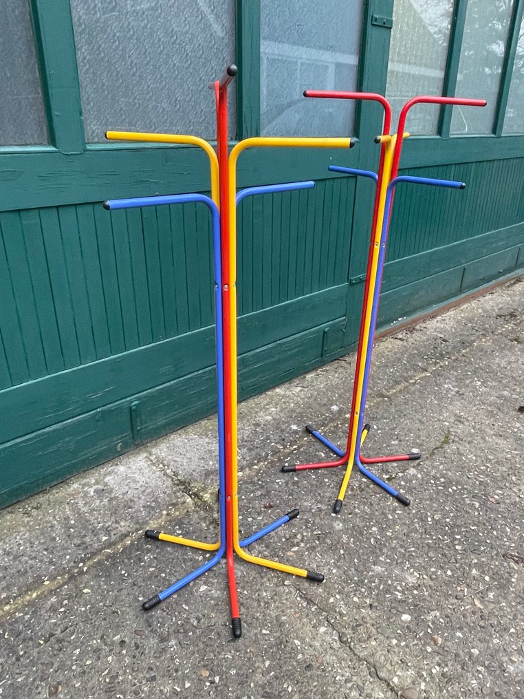 IKEA - 衣帽架 - 两件 20 世纪 80 年代的 Plagg 复古衣帽架 - 金属 #1.0