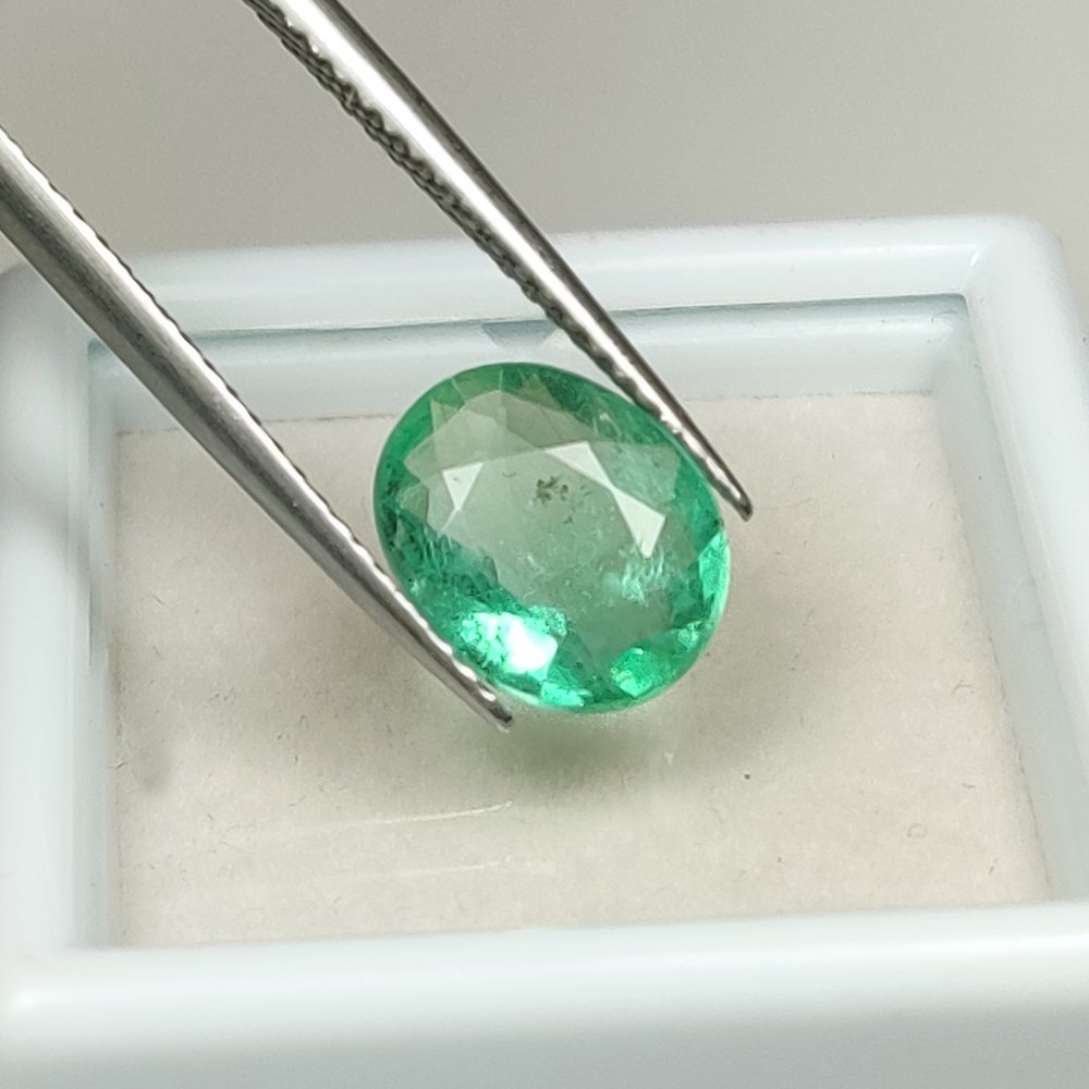 Verde Esmeralda  - 1.90 ct - International Gemological Institute (IGI) #1.0