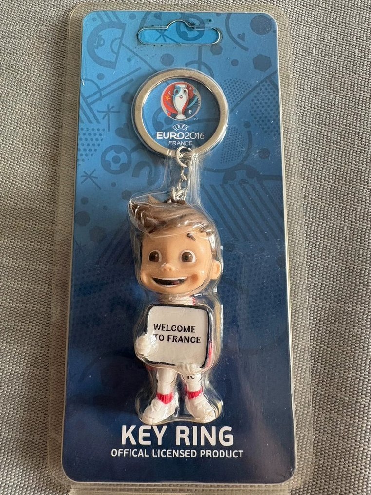 UEFA EURO 2016 - Chaveiro do mascote oficial do Campeonato Europeu da UEFA 2016 na França: 'Super Victor'.  #1.0