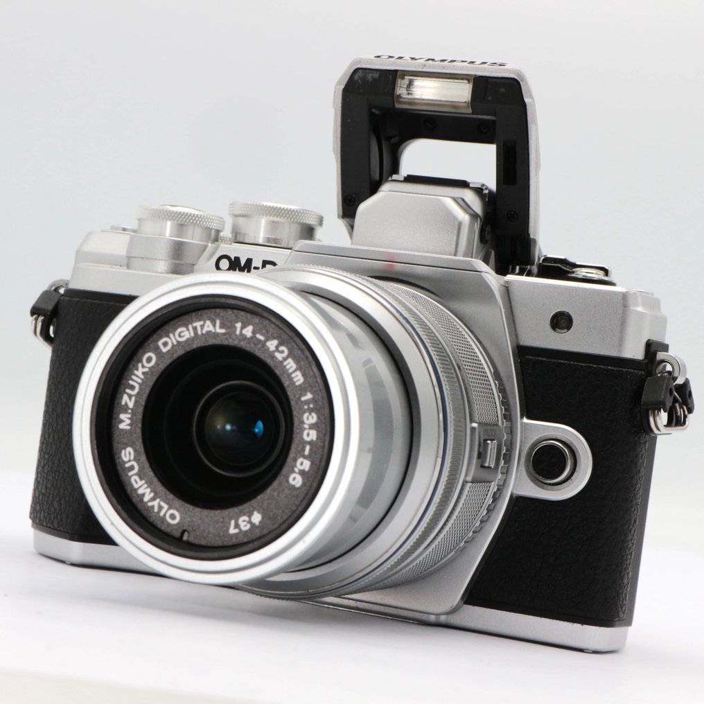 Olympus OM-D E-M10 Mark III + 14-42mm f/3.5-5.6 II R MSC Câmera reflex digital (DSLR) #1.0