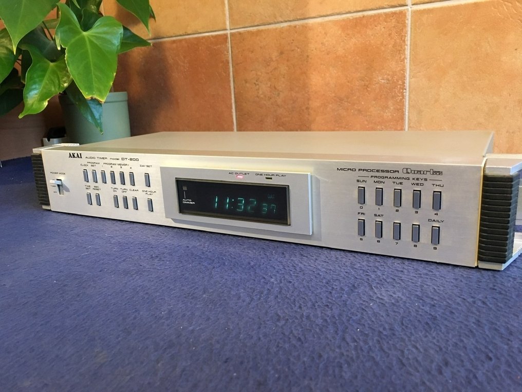 Akai - DT-200 Audio-Equipment-Timer #1.0