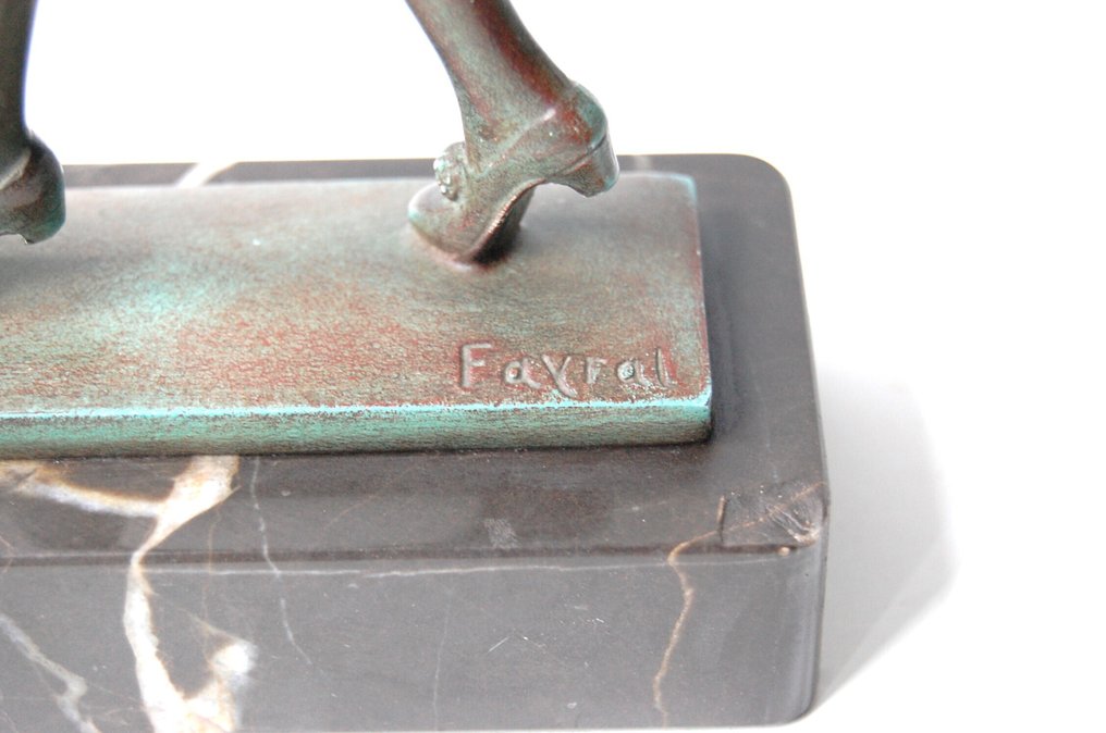 Max le Verrier - Fayral - Γλυπτό, Pierrette - 22 cm - Μέταλλο πατιναρισμένο σε μάρμαρο. - 1930 #3.2