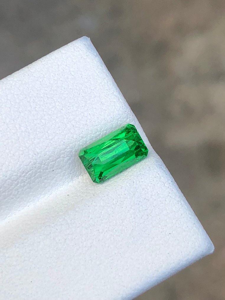 没有保留价 绿色 沙弗莱石  - 1.87 ct - 国际有色宝石协会（ICA GemLab） - 天然沙弗莱石榴石 #3.2