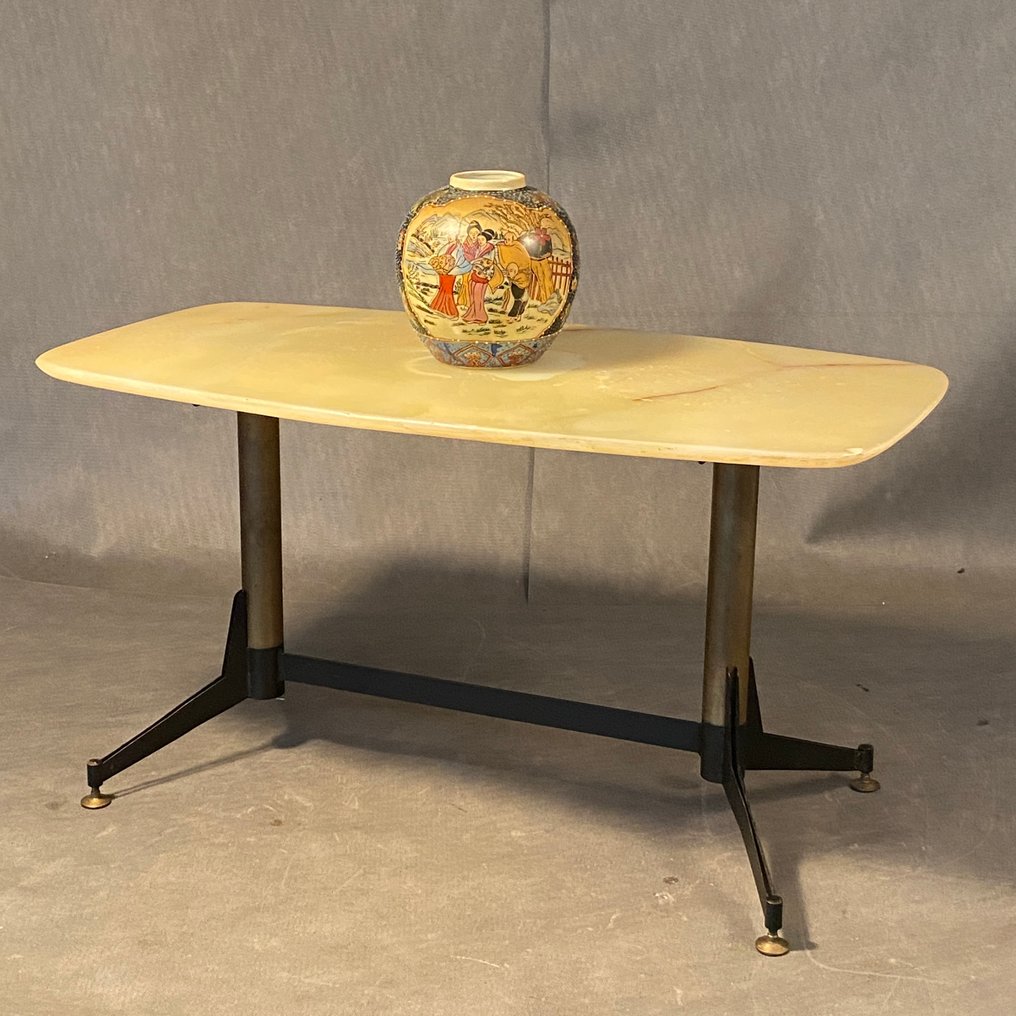 Table basse - Onyx, Laiton laqué, Fer, design italien du moyen âge #1.0