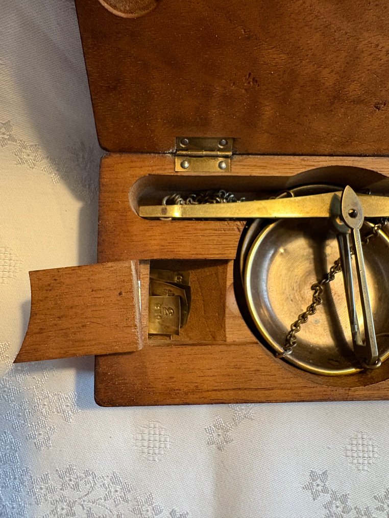 Mérleg - Fa, Sárgaréz #1.0