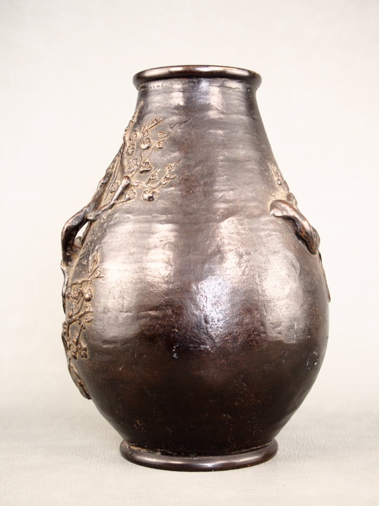 花瓶 - 青銅色, 大约一百年前的梅花浮雕花瓶 - 日本 #2.1