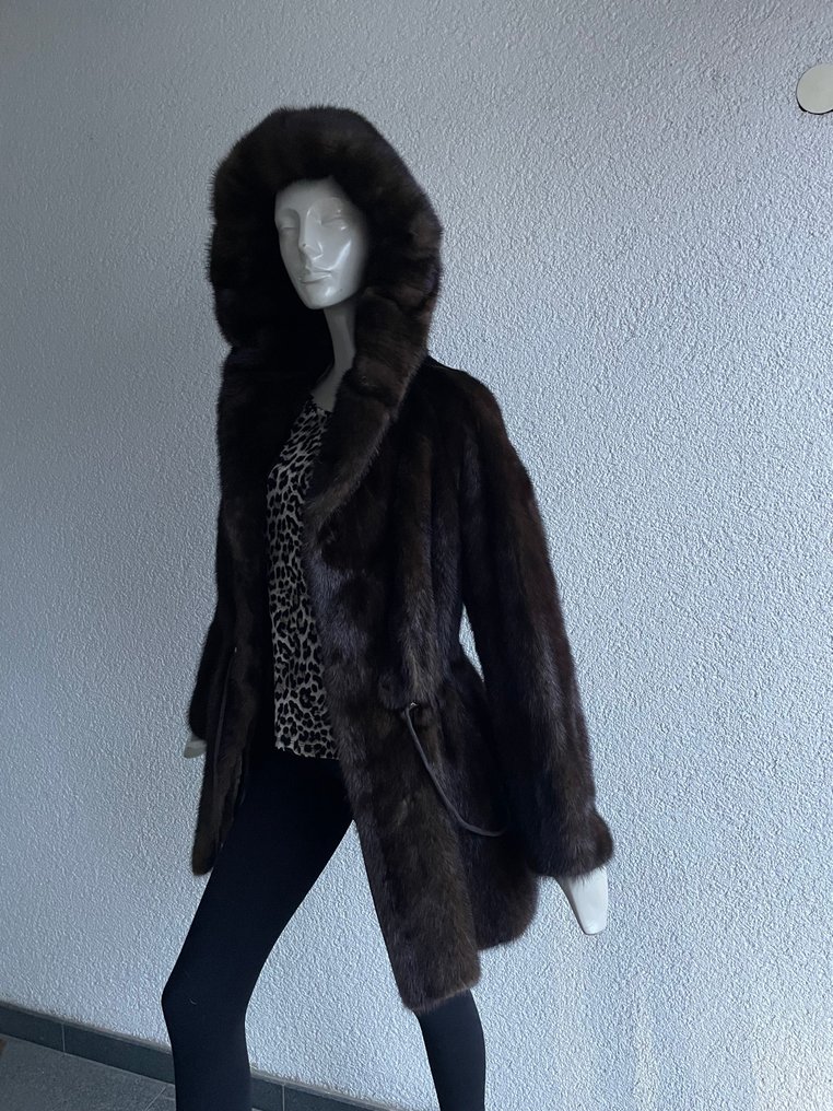 Artisan Furrier - Abrigo de piel #1.0