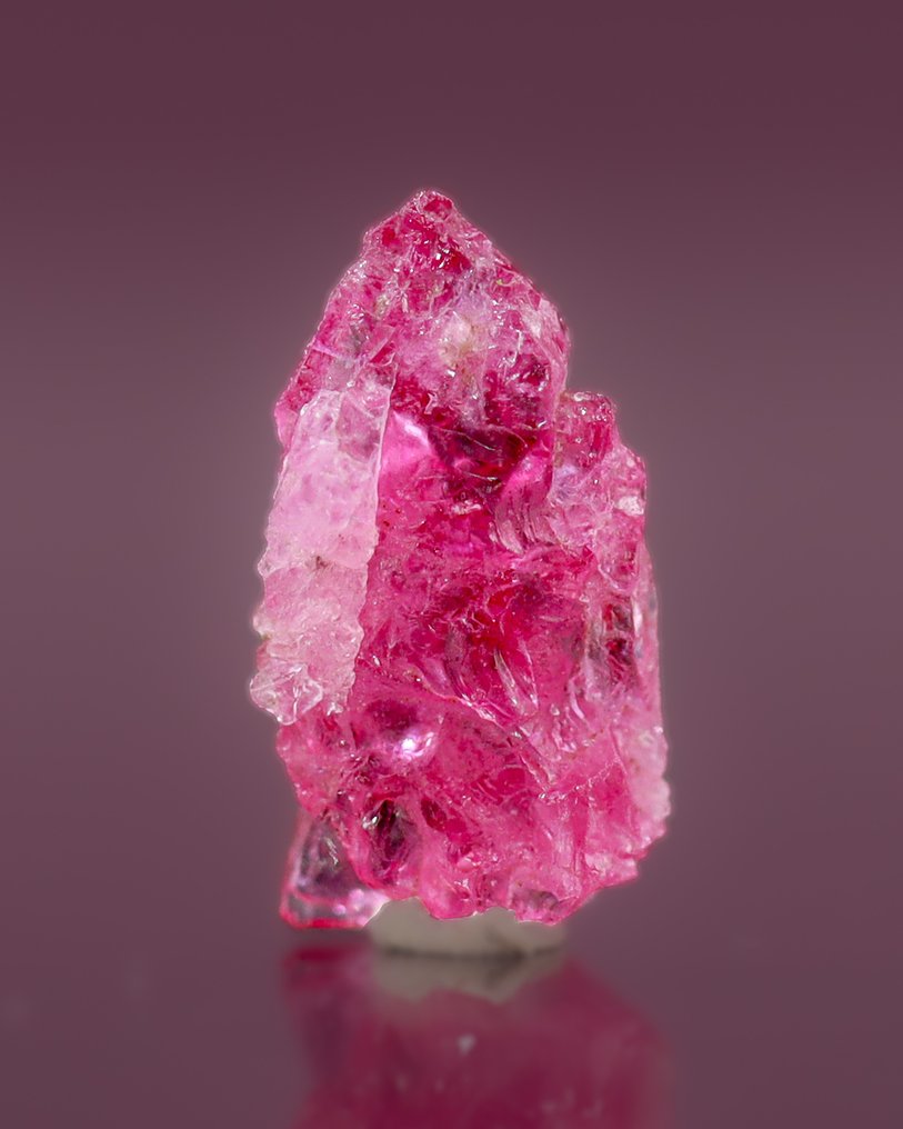 炽热的红柱石电气石 • VIVID 亮粉色 Spearhead • 无底价 - 高度: 11 mm - 闊度: 6 mm- 0.25 g - (1) #2.1