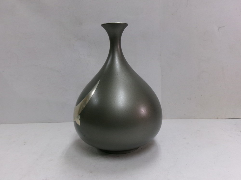 Βάζο - Τεχνουργήματα από χαλκό Takaoka από τον Houun. Βάζο με λαιμό από χαλκό και σχέδιο γερανού, με - Ιαπωνία  (χωρίς τιμή ασφαλείας) #3.2