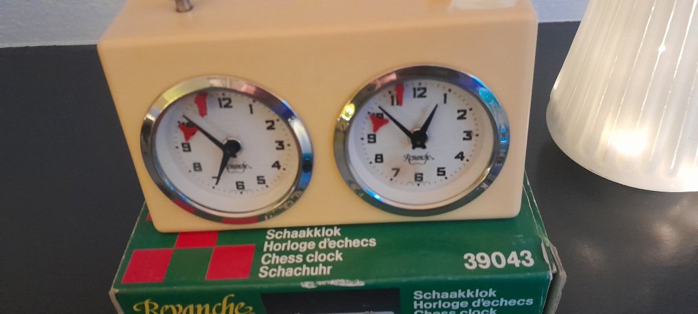 Hausemann en Hotte - Șah - Revanche - Compozit #2.1