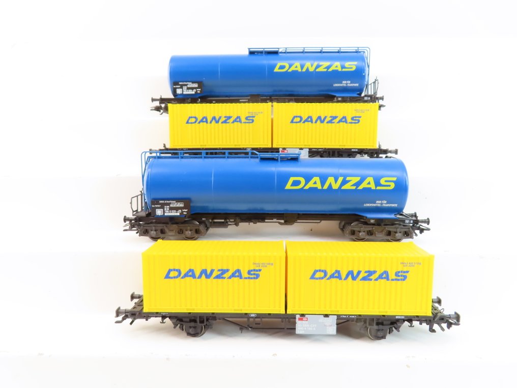 Märklin H0轨 - 47422 - 模型火车货车组 (2) - 2套2节车厢货车“Danzas”，包括2轴集装箱运输车和4轴锅炉车。 - SBB-CFF #1.0