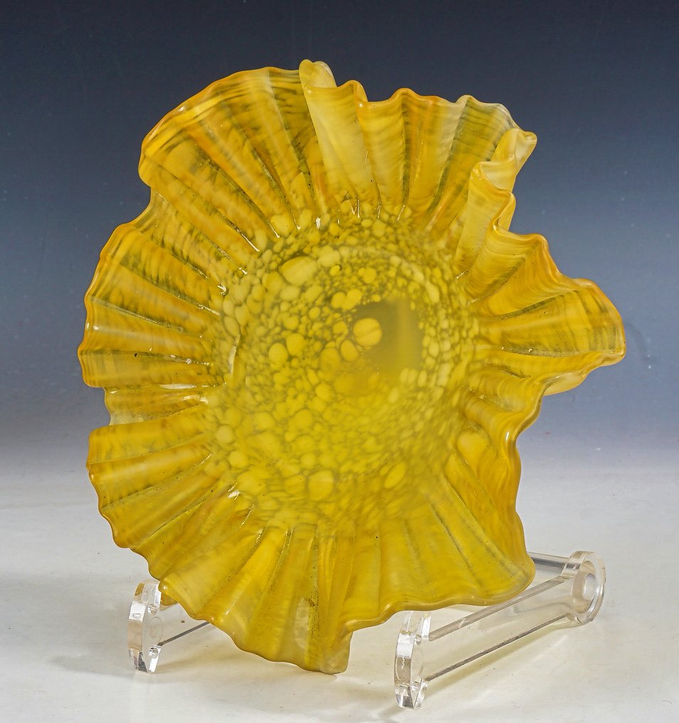 Travessa - Uma tigela de vidro de estúdio americano Macchia com acabamento matte, aproximadamente de 1981 a - Vidro #4.3