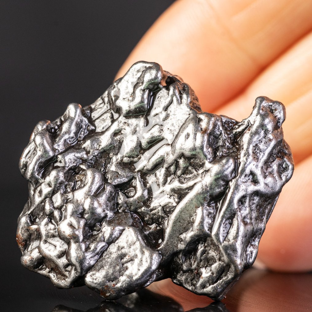 Campo del Cielo - Μετεωρίτης – Σίδερο-Νικέλιο με δομή Widmanstätten. - Ύψος: 41 mm - Πλάτος: 34 mm- 78 g #3.2