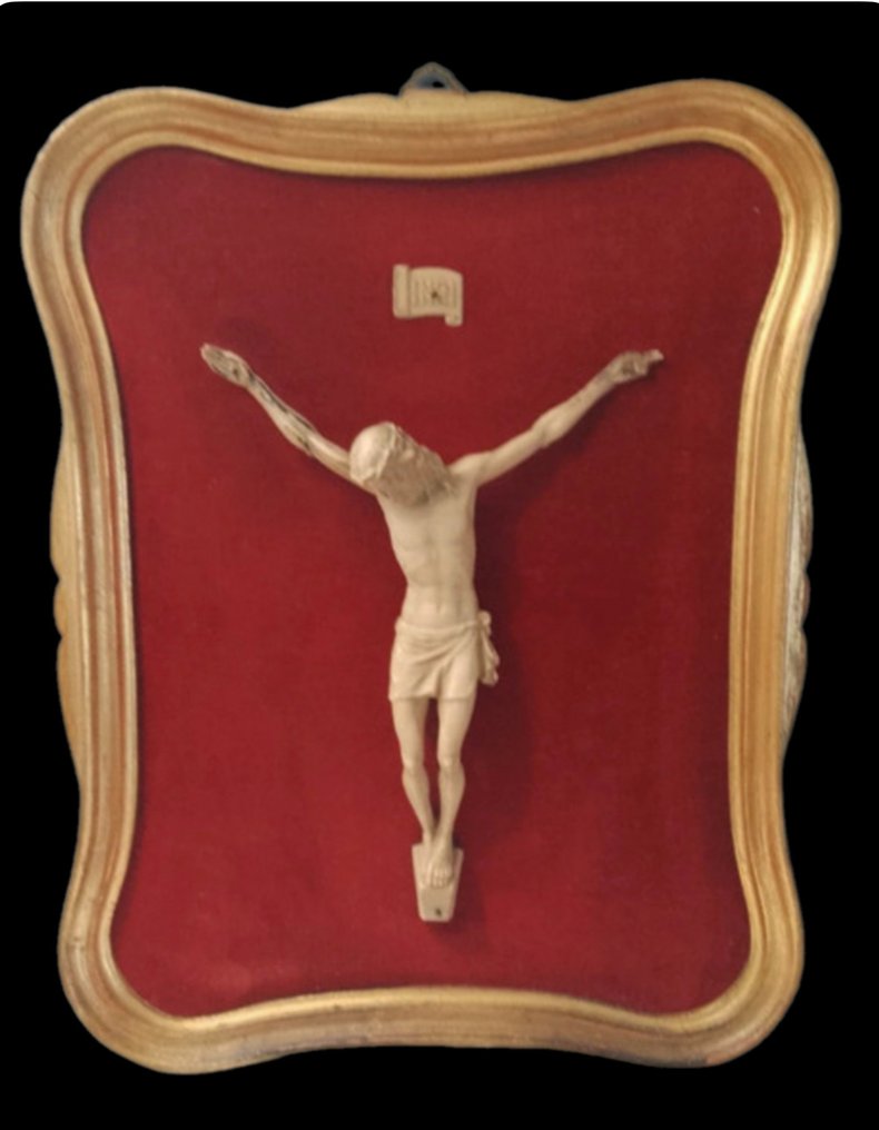 Αρ Ντεκό Λειψανοθήκη - Ξύλο, Περίεργος Χριστός σκαλισμένος σε bakelite ή οστό, σταυρωμένος χωρίς σταυρό, art deco, βελούδο, ξύλο. - 1920-1930 - Art’deco  #1.0