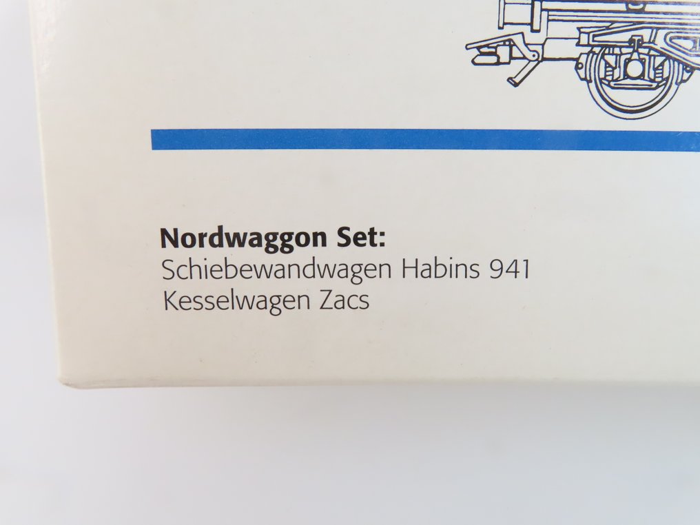 Märklin H0 - 47882 - Σετ τρένου μοντελισμού μεταφοράς εμπορευμάτων (1) - Σετ εμπορευματοκιβωτίων 'Nordwaggon' με 4-άξονο ρυμουλκούμενο με συρόμενη πλάγια πόρτα και 4-άξονη - SBB-CFF #4.3