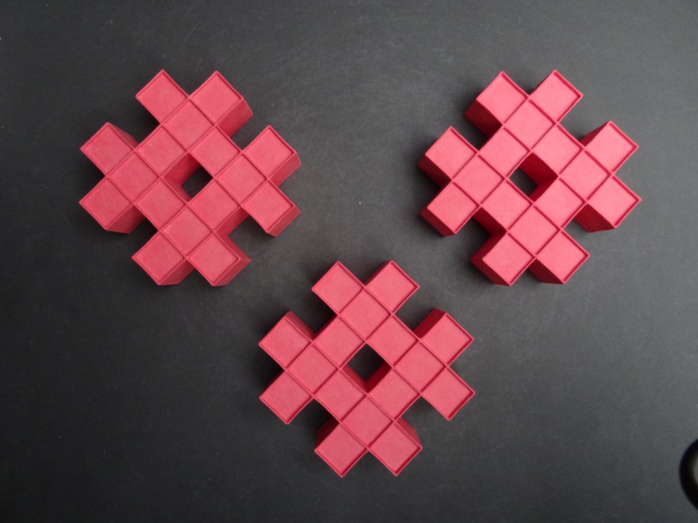 2025 - 94   3 stuks rode "hashtag" Andreas #1.0