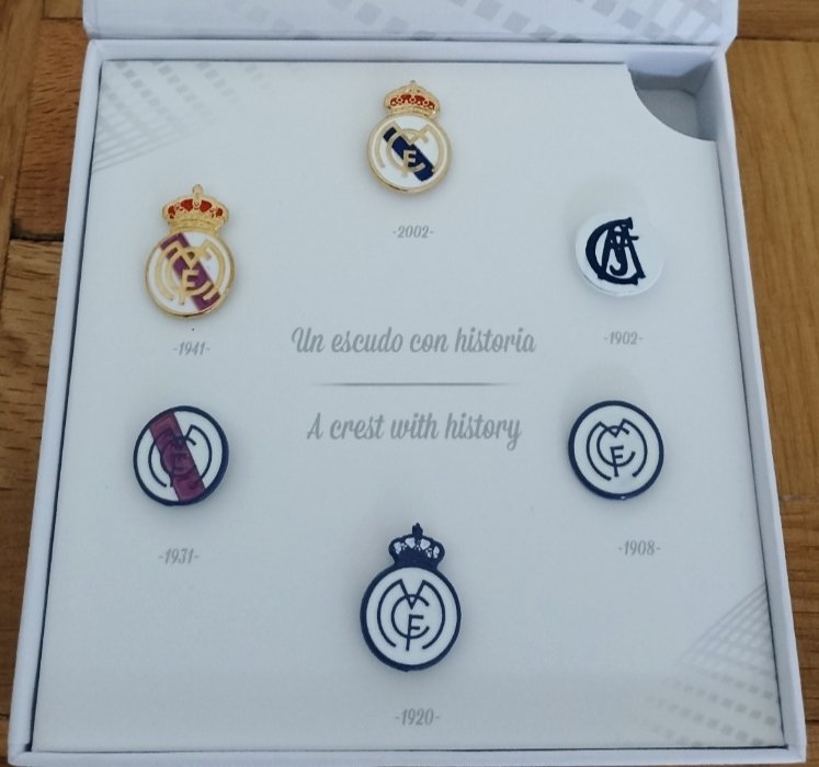 Real Madrid - Ολοκλημένη συλλογή ιστορικών ασπίδων Real Madrid - Área VIP  #1.0