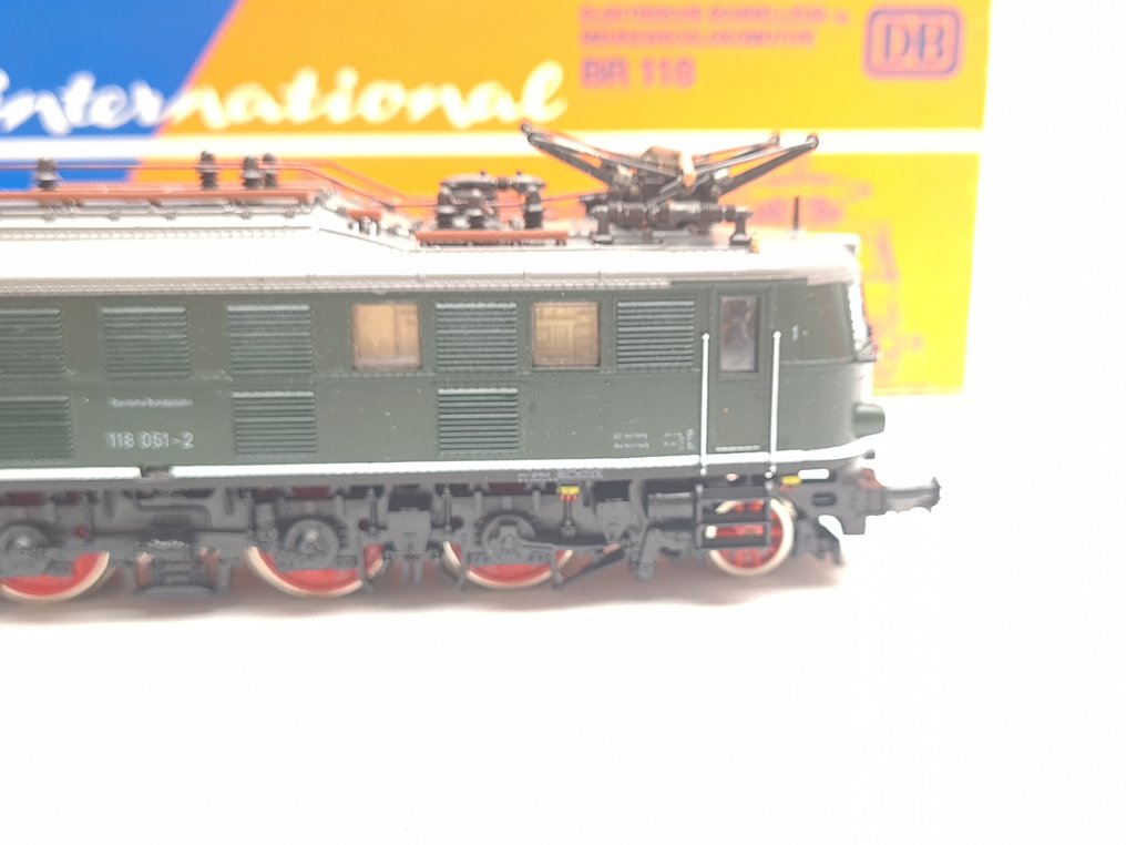 Roco H0轨 - 4141C - 电力机车 (1) - BR 118 051-2 绿色 - DB #4.3