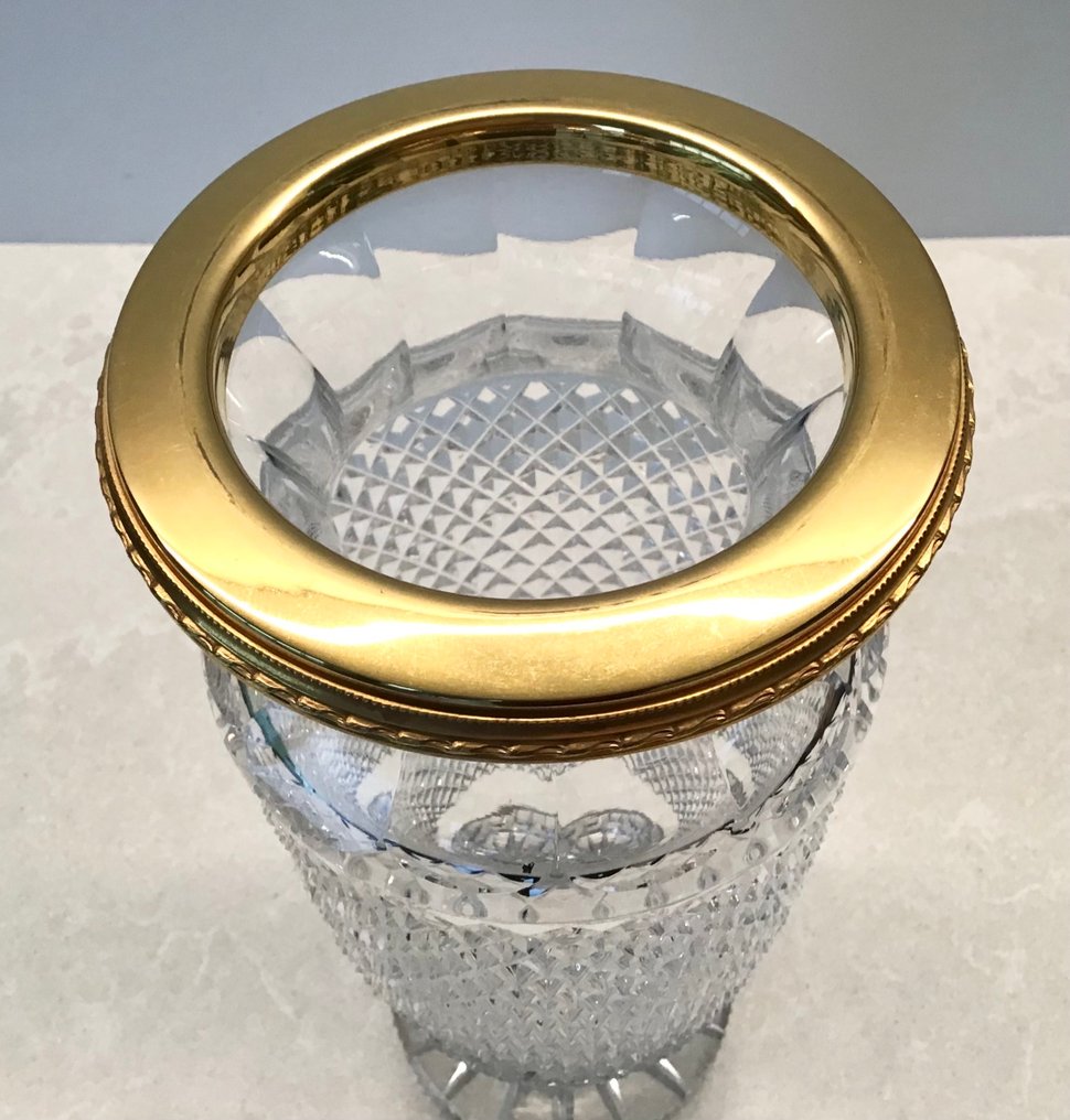 花瓶  - 透明水晶配以钻石切割图案和金边。 #3.2