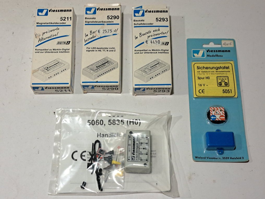 Viessmann H0, N, Z - 5051/65/5211/90/93 - 模型火車風景 (5) - 闪烁的施工警示牌，圣安德烈十字架，磁性材料，信号灯和切换解码器。 #1.0