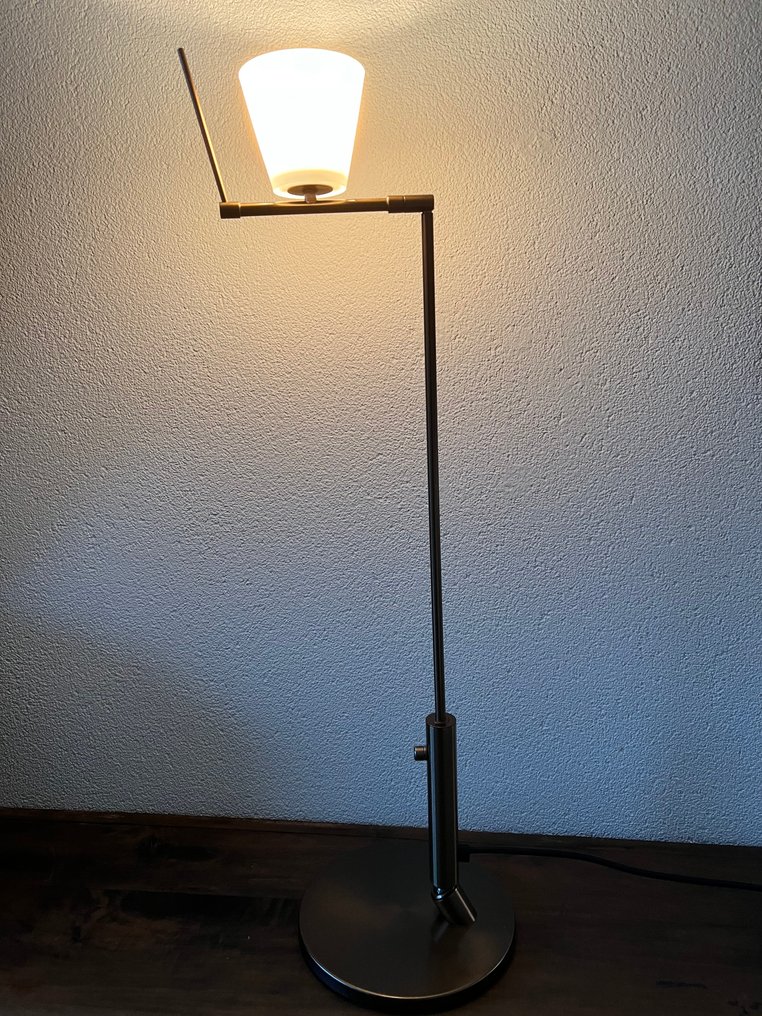 Rotaliana - Sbraccio T10 - Τοξωτό επιτραπέζιο φωτιστικό - Ρυθμιζόμενος και dimmer σε χρώμα μπρούντζου τραπεζάκι - χαλκούχρωμο, είδος μετάλλου - Ιταλικός σχεδιασμός, ρυθμιζόμενος φωτισμός. #4.3