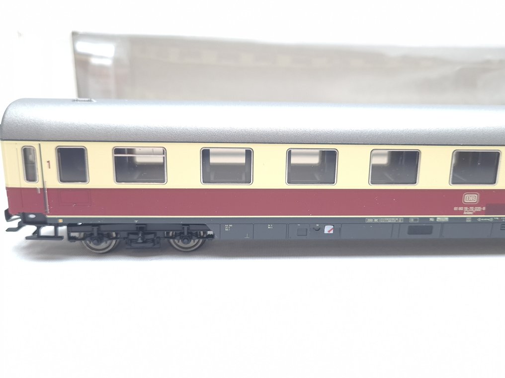 Märklin H0 - 43863 - Σετ επιβατικού τρένου μοντελισμού (1) - Βαγόνι 1ης τάξης Avümz 111. - DB #3.2