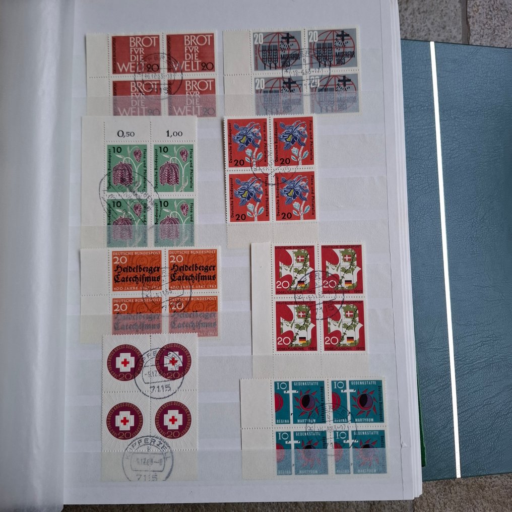 德國 1952/2000 - 四连张收藏（全部为圆形盖章）装在两本厚的插页簿中。 #4.3