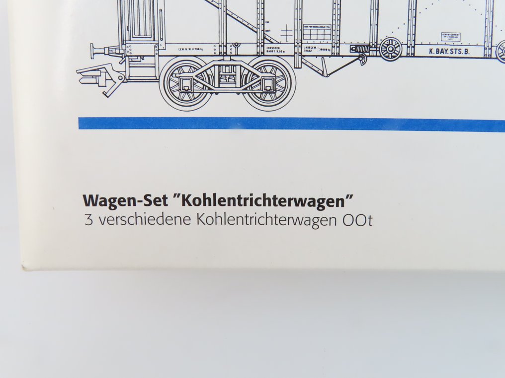 Märklin H0 - 46801 - Σετ τρένου μοντελισμού μεταφοράς εμπορευμάτων (1) - 3-τεμαχισμένο σετ εμπορευματοκιβωτίων με 4-άξονες υποστηρικτές. - K.Bay.Sts.B #4.3