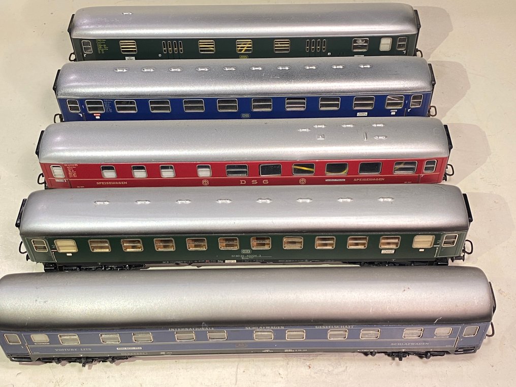 Märklin H0 - 4024,4026,4029,4032,4052 - Σετ επιβατικού τρένου μοντελισμού (5) - Όμορφα κλασικά σετ Tinplate D-train με φωτισμό. - DB #1.0