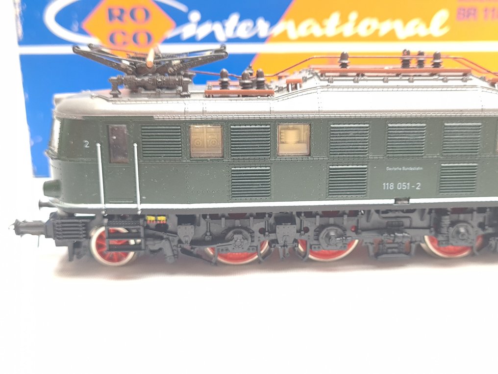 Roco H0轨 - 4141C - 电力机车 (1) - BR 118 051-2 绿色 - DB #3.2