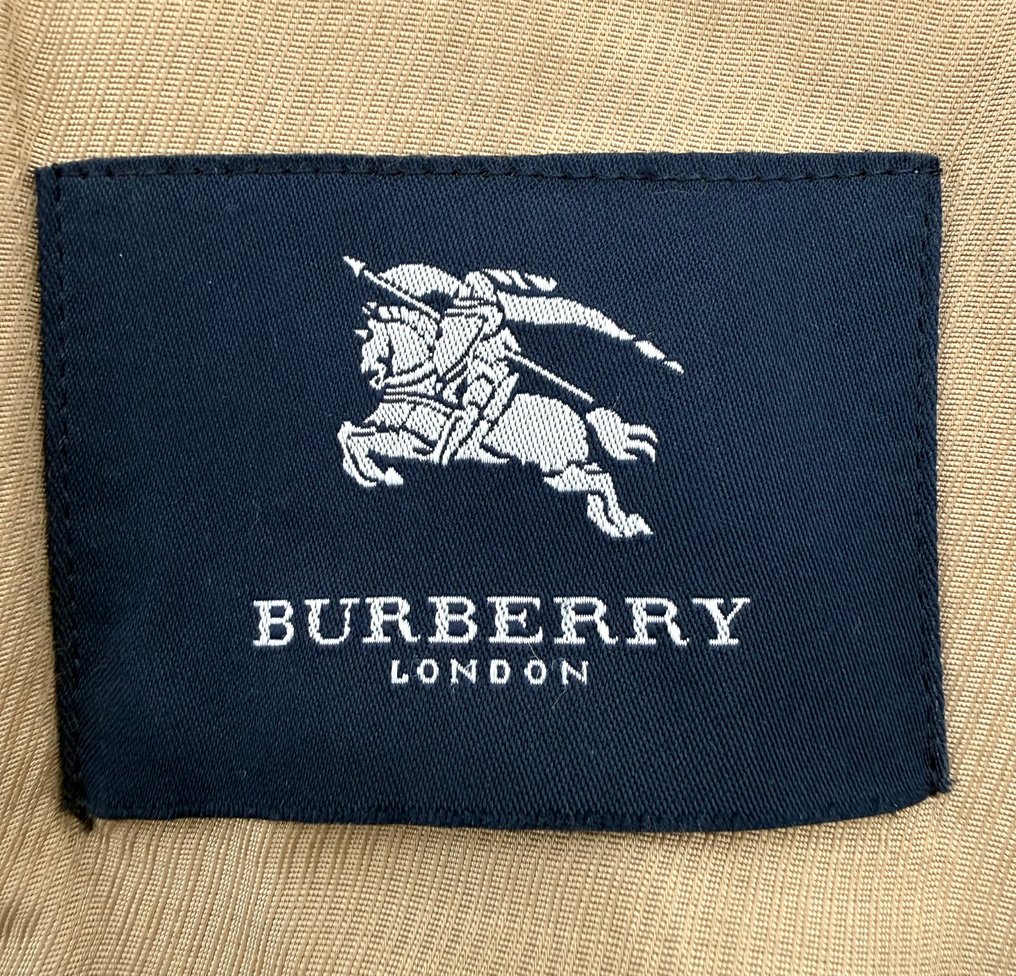 Burberry - Mantel #3.2