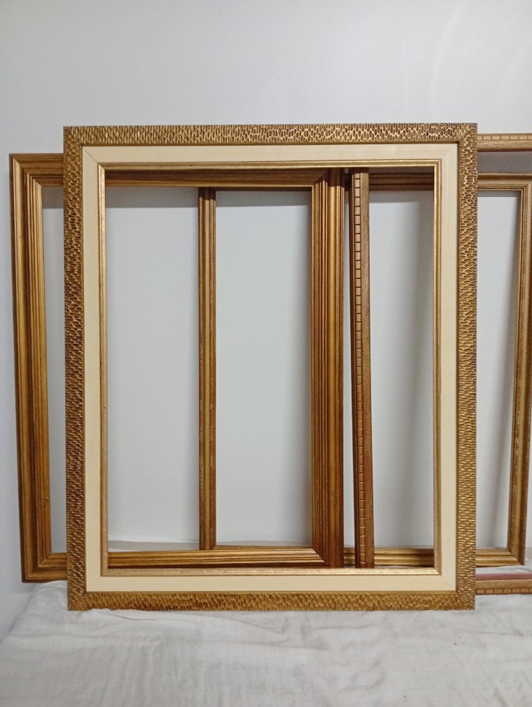 展示框架 (11) - 椴木 - Marcos dorados #4.3