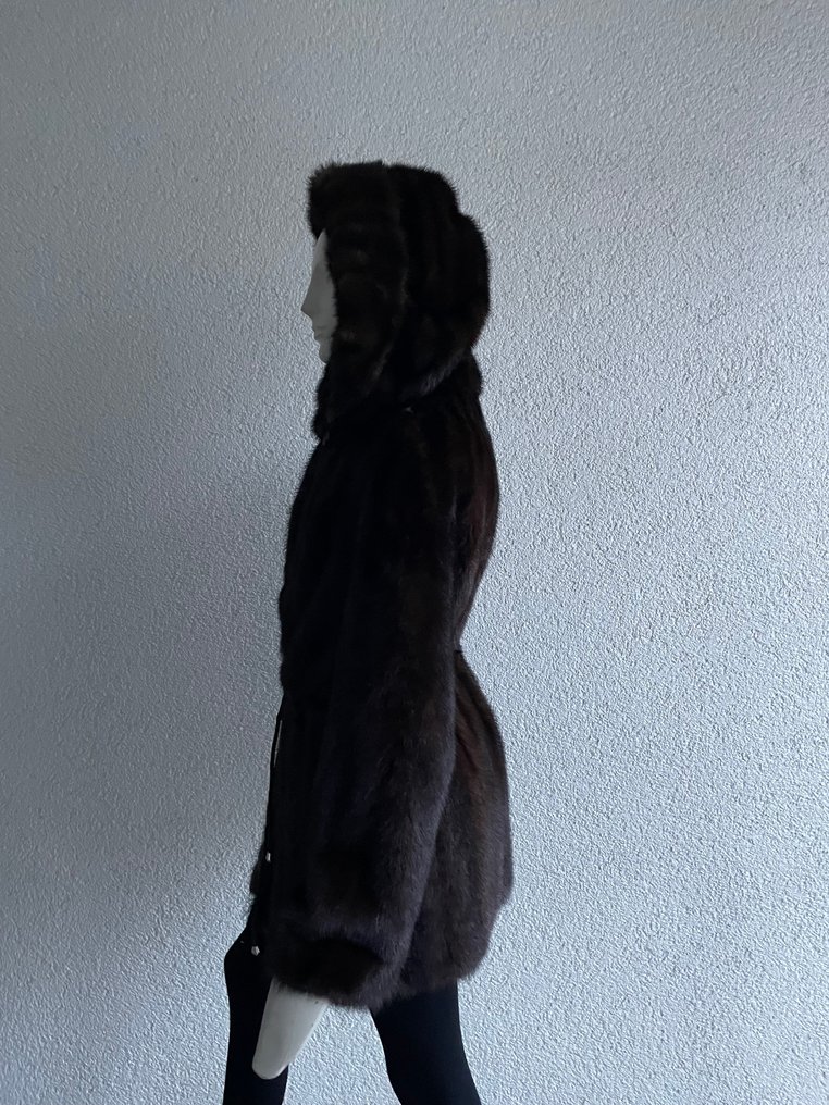 Artisan Furrier - Abrigo de piel #3.2