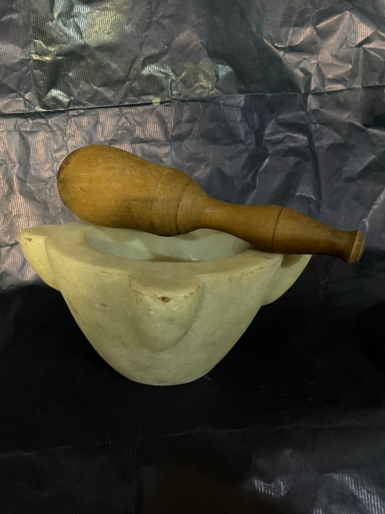 Mortel (2) - marmor, trä - Marmorkista med pest. #1.0