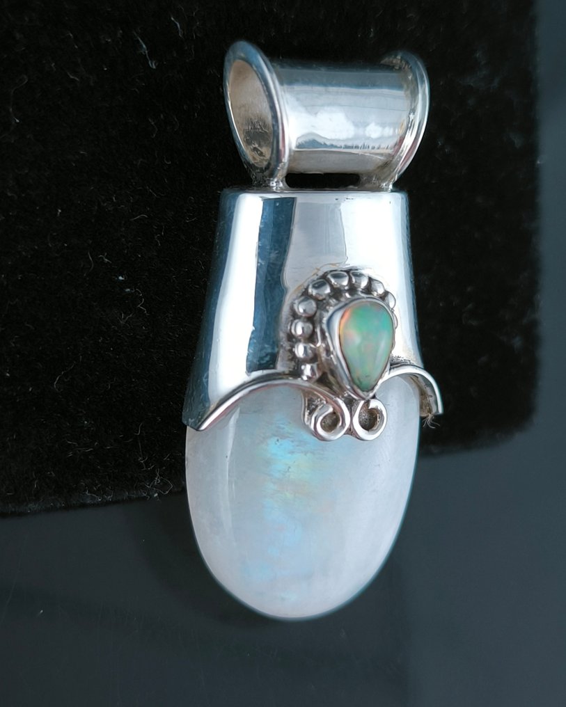 Moonstone Pendant - Height: 42 mm - Width: 21 mm- 13.01 g - (1) #4.3