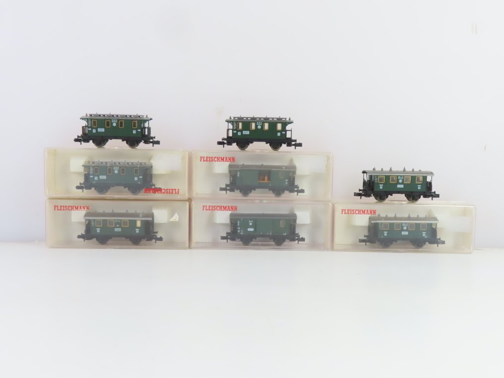 Fleischmann N - 8051/8052/8055 - 模型客運火車 (8) - 4x 乘客车厢，三等舱，二/三等舱及行李车厢 '纽伦堡' - DRG #1.0