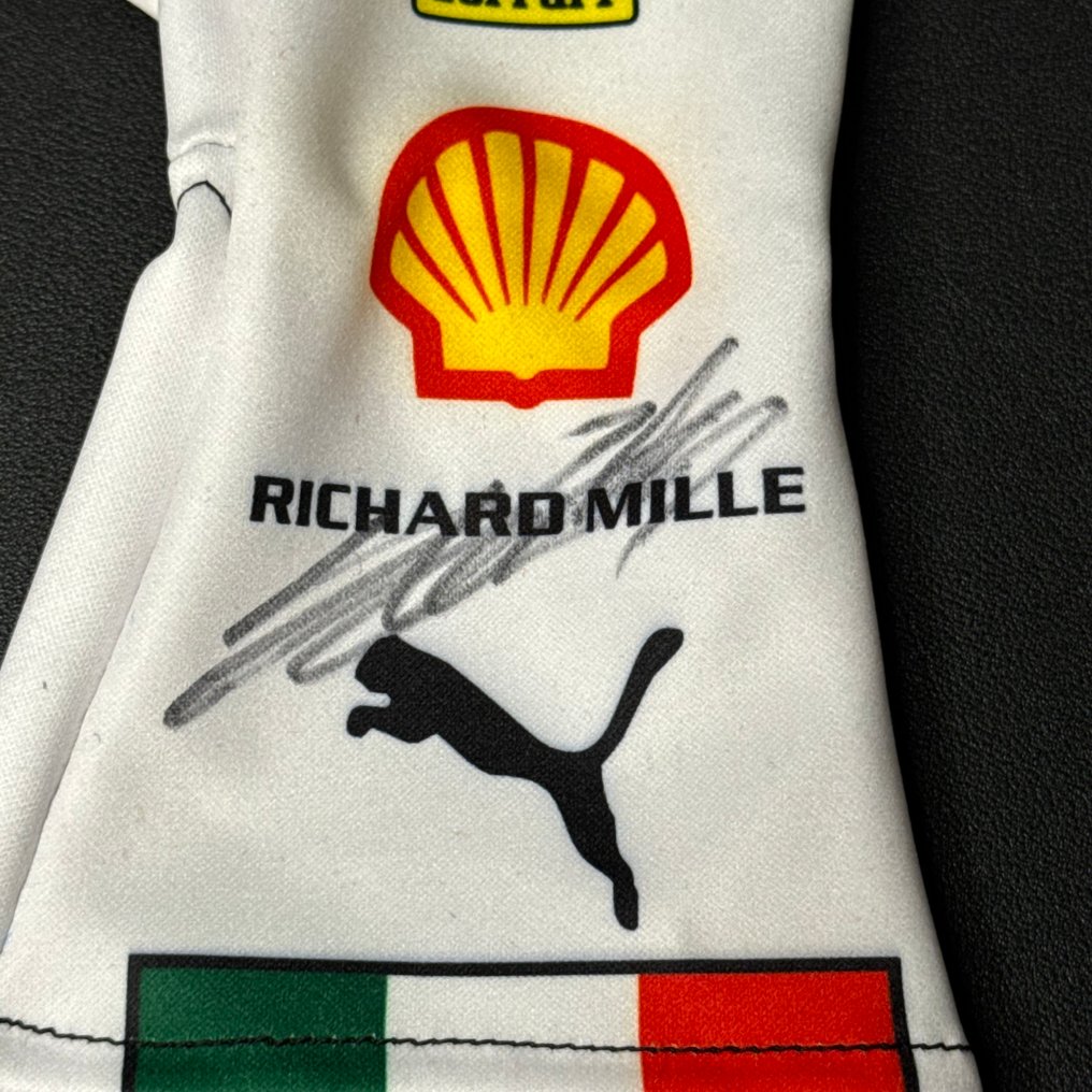 Ferrari - Formula 1 - Charles Leclerc - 2025 - Gp Monza 2025 - Luvas réplica  #2.1