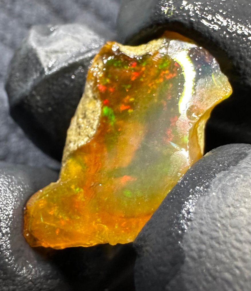 18ct Kristal Opal Szorstki- 3.6 g #3.2