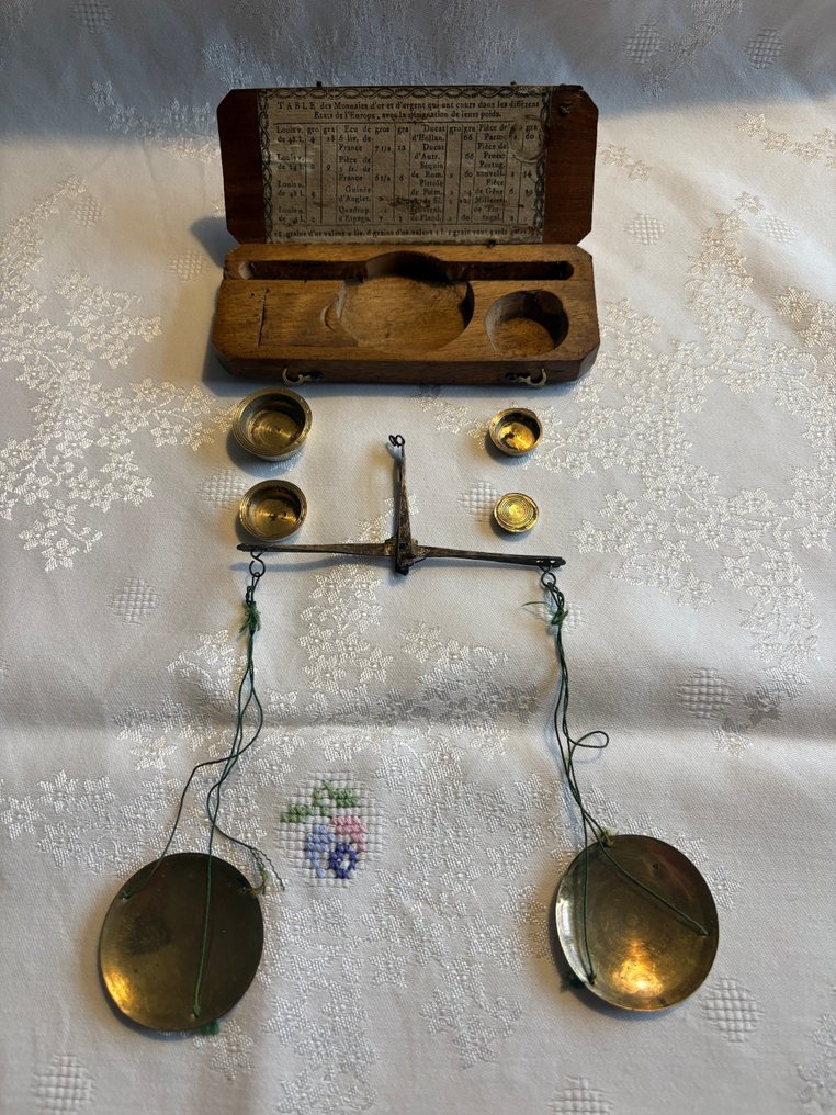 Mérleg - Fa, Sárgaréz, Bronz #2.1