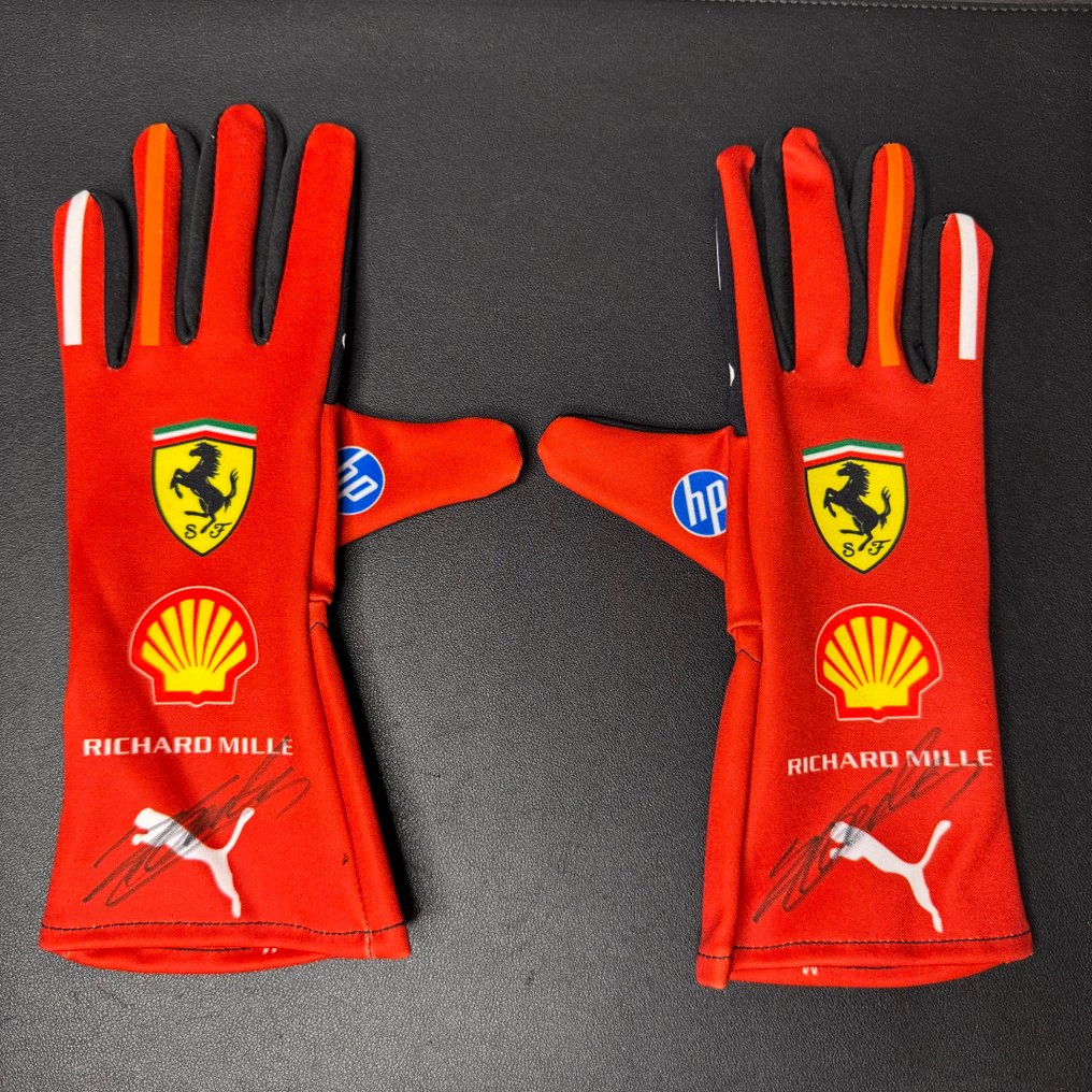 Ferrari - Formula 1 - Charles Leclerc - 2024 - Luvas réplicas  #1.0