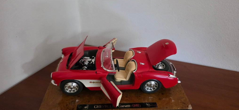 Bburago 1:18 - Modellauto - Chevrolet Corvette (1957) #2.1