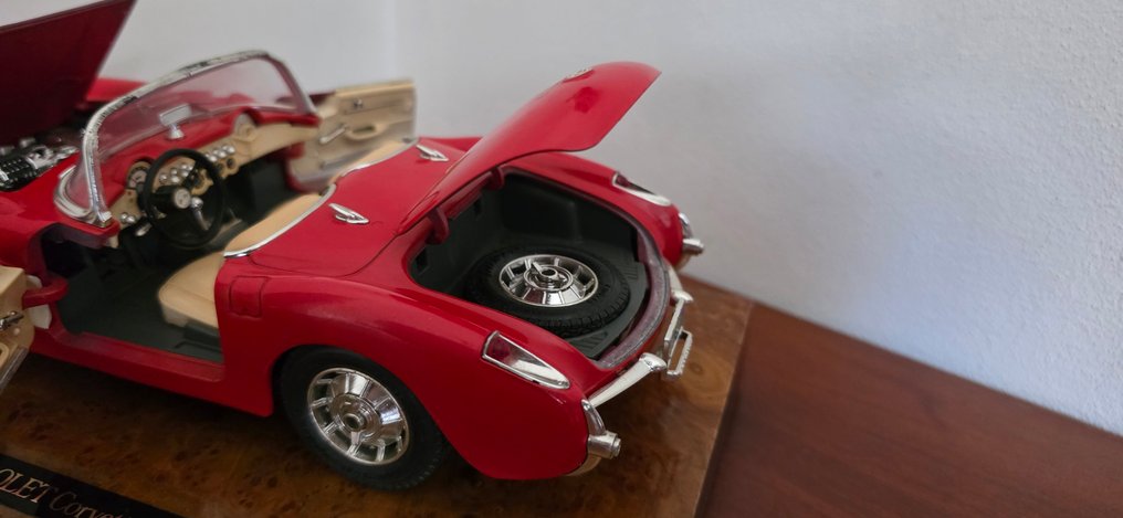 Bburago 1:18 - Modellauto - Chevrolet Corvette (1957) #3.2