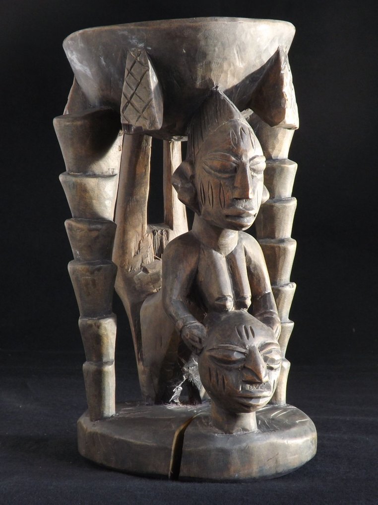 玩具人偶 - Carved African Figure Stool - 木 #1.0