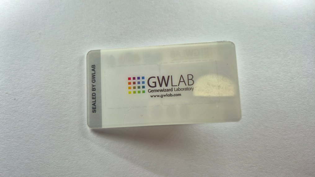 没有保留价 - 1 pcs 钻石  (经彩色处理)  - 0.39 ct - 榄尖形 - Fancy vivid 绿色 - I1 内含一级 - Gemewizard宝石实验室（GWLab） #2.1