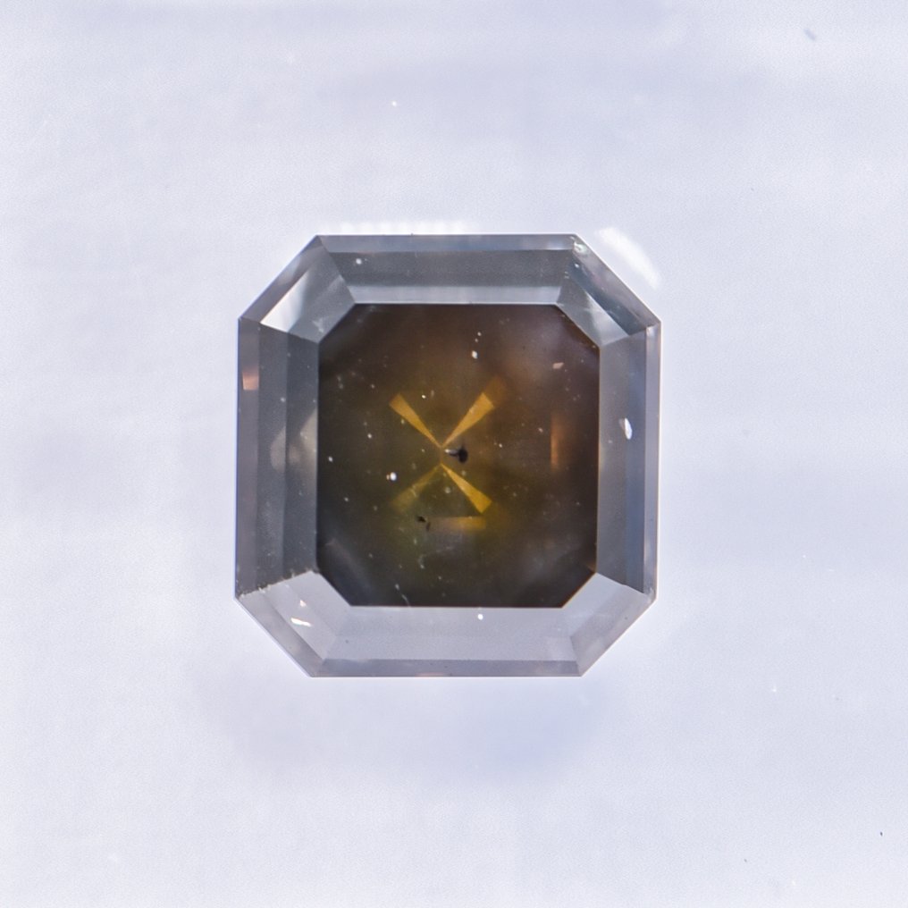 No reserve price - 1 pcs Diamond  (Natural coloured)  - 1.77 ct - Emerald - Fancy dark Greenish Yellow - SI2 - International Gemological Institute (IGI) - VG VG #3.2