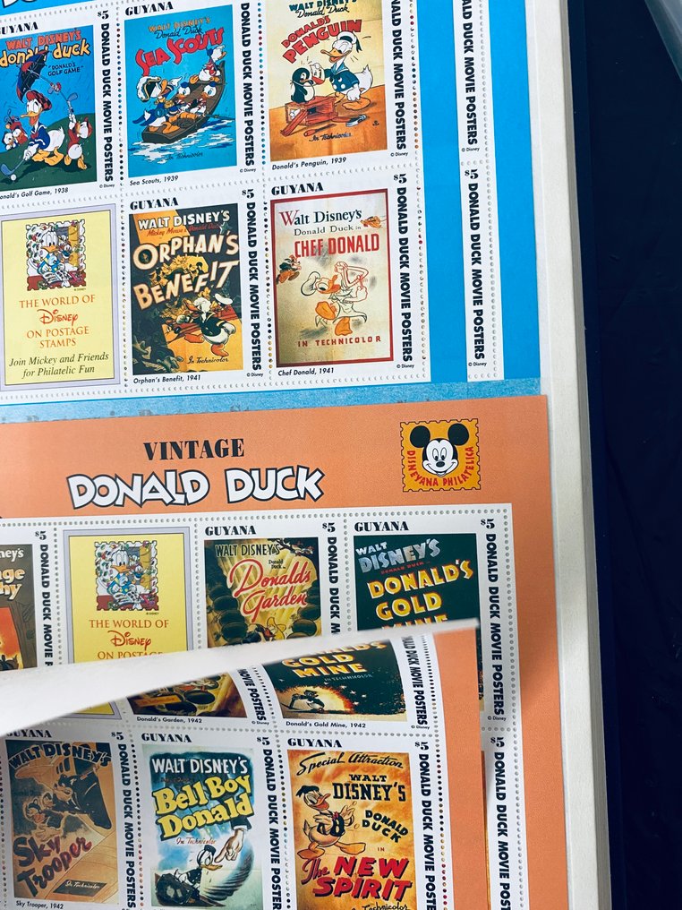 世界  - 迪士尼主题收藏，分为三本专辑 #1.0